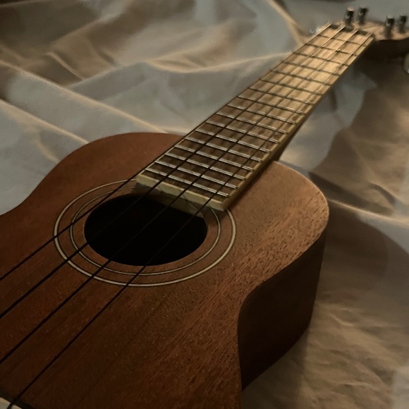 Acoustic Ukulele in Rich Brown Finish - Picture 3 of 4